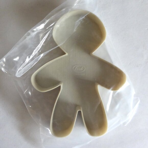 NEW FRED BRAND HALLOWEEN CURSED COOKIE VOODOO DOLL CUTTER - Picture 4 of 6